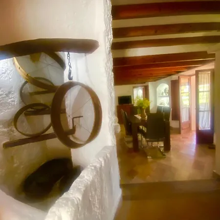 公寓 Ullal - Rural Charm-agritourism Approx 65000 Meters Private Mountain And Outdoor Adventure Agritourism Equipated - Private Mountain Path Approximately 5 Minutes Walking From The -ideal For Relaxation