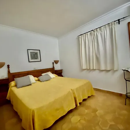 Puerto De Pollensa Villa: Mountain Retreat Near *