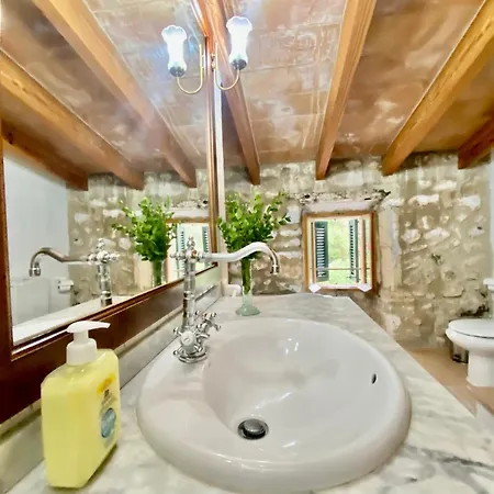 Apartment Puerto De Pollensa Villa: Mountain Retreat Near Port de Pollenca