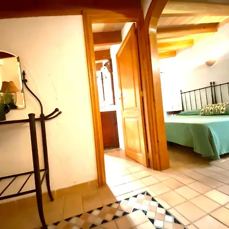 Apartment Puerto De Pollensa Villa: Mountain Retreat Near