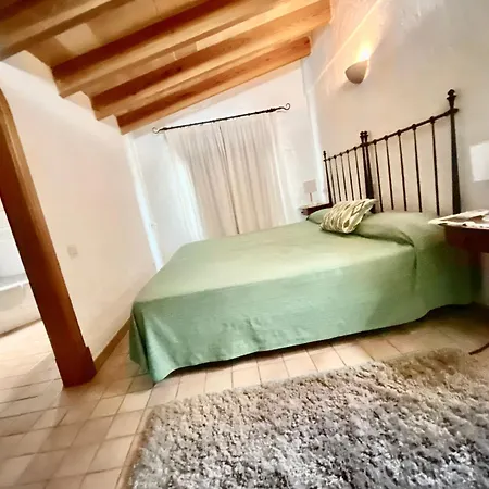 Puerto De Pollensa Villa: Mountain Retreat Near Apartment *