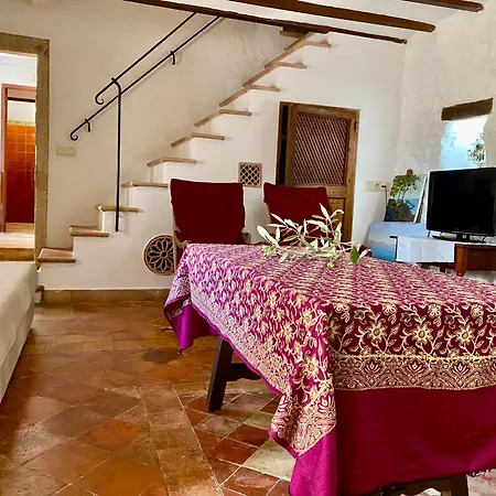 Ullal - Rural Charm-agritourism Approx 65000 Meters Private Mountain And Outdoor Adventure Agritourism Equipated - Private Mountain Path Approximately 5 Minutes Walking From The -ideal For Relaxation