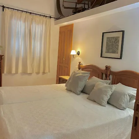 Puerto De Pollensa Villa: Mountain Retreat Near
