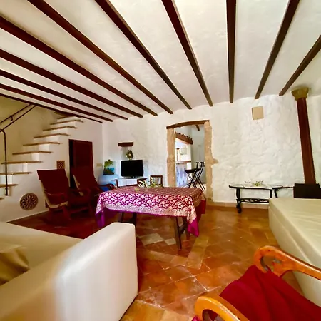 Apartment Puerto De Pollensa Villa: Mountain Retreat Near Port de Pollenca