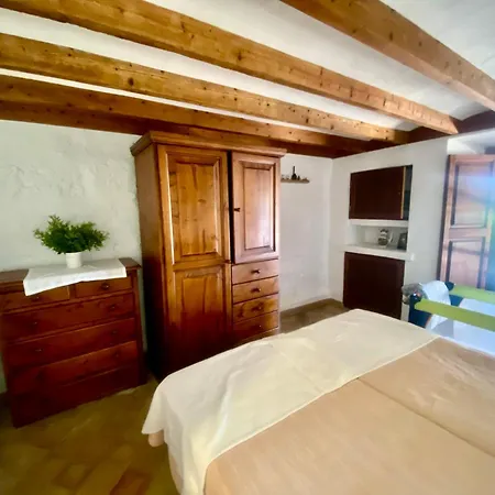 Apartment Puerto De Pollensa Villa: Mountain Retreat Near