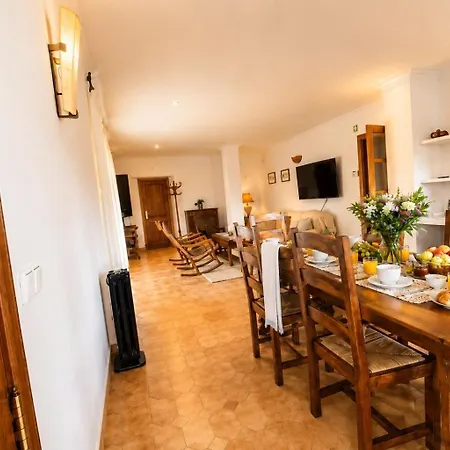 Ullal - Rural Charm-agritourism Approx 65000 Meters Private Mountain And Outdoor Adventure Agritourism Equipated - Private Mountain Path Approximately 5 Minutes Walking From The -ideal For Relaxation Apartmán *