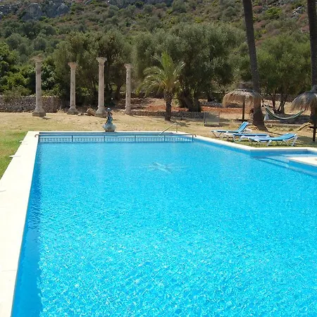 Puerto De Pollensa Villa: Mountain Retreat Near Apartment