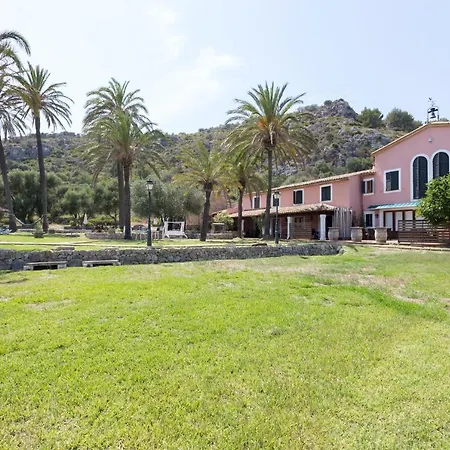 Puerto De Pollensa Villa: Mountain Retreat Near