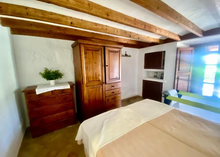 Apartment Ullal - Rural Charm-agritourism Approx 65000 Meters Private Mountain And Outdoor Adventure Agritourism Equipated - Private Mountain Path Approximately 5 Minutes Walking From The -ideal For Relaxation