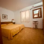 Puerto De Pollensa Villa: Mountain Retreat Near Apartment