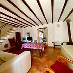 Puerto De Pollensa Villa: Mountain Retreat Near Port de Pollenca